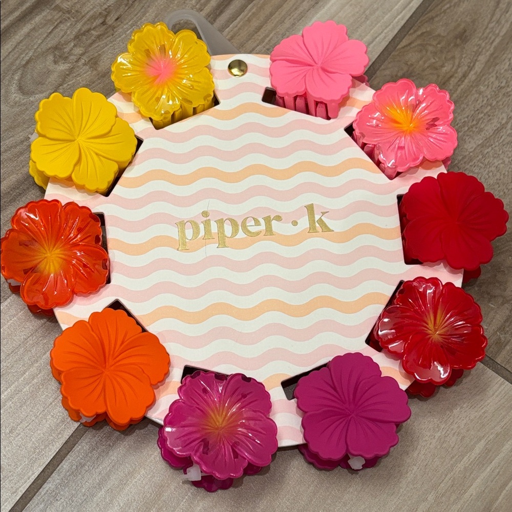 NWT Piper K Hawaiian Plumeria flower small Hair Claw Clips set of 10